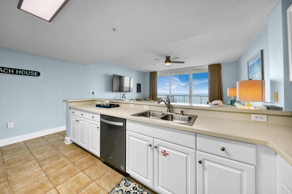 Beachfront #1413 Majestic Apartment *